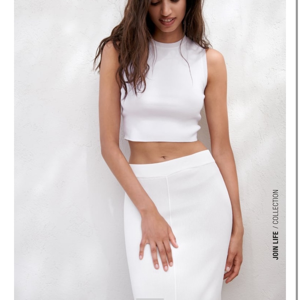 CROPPED KNIT TOP